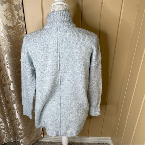 J. Jill Light Blue Turtle Neck Long Sleeve Sweater Size Small 3/4 Sleeve - Picture 2 of 3
